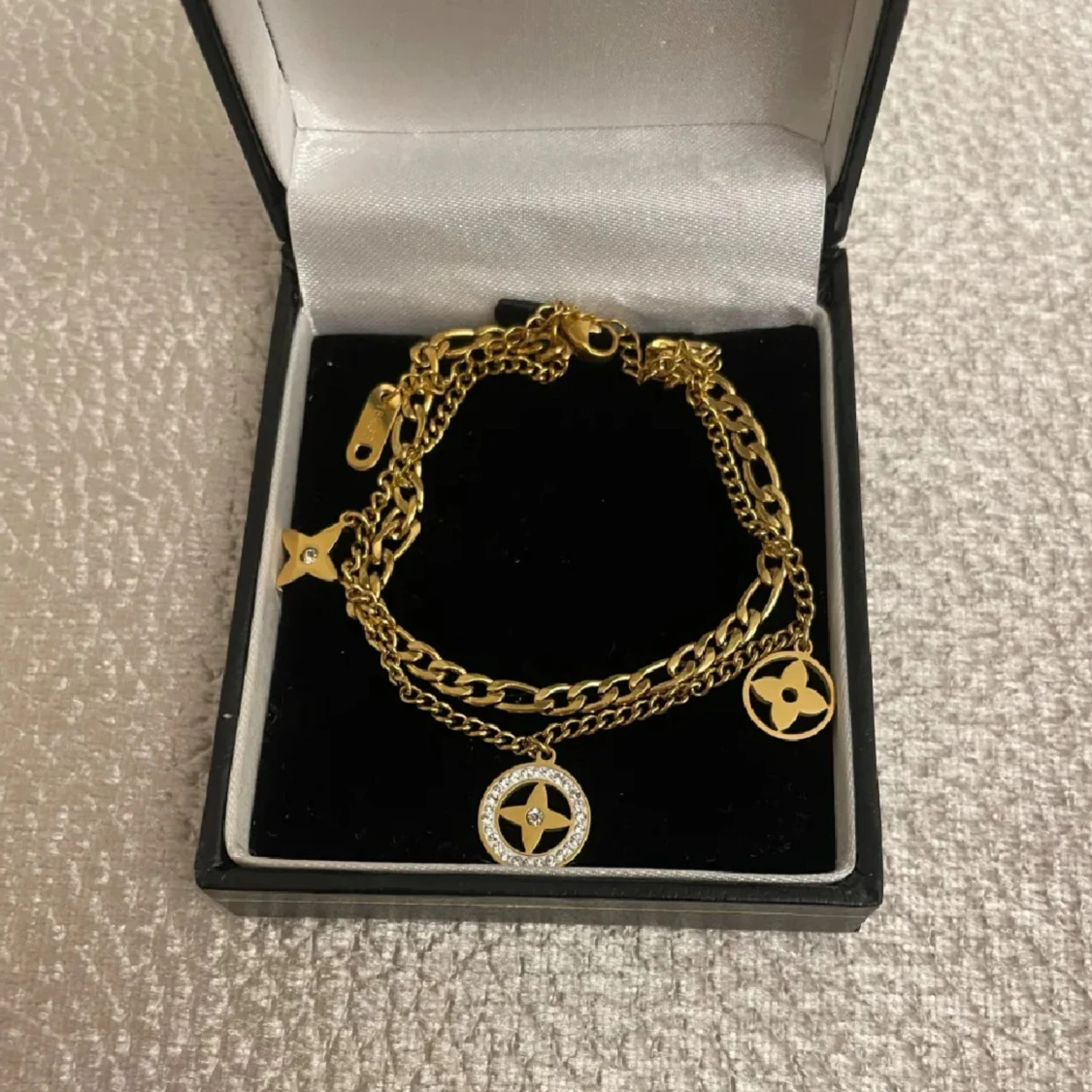 Guldpläterad armband