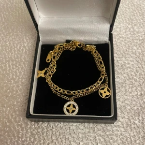 Guldpläterad armband - Rostfrittstål hög kvalitet, boxen ingår ej 🌸