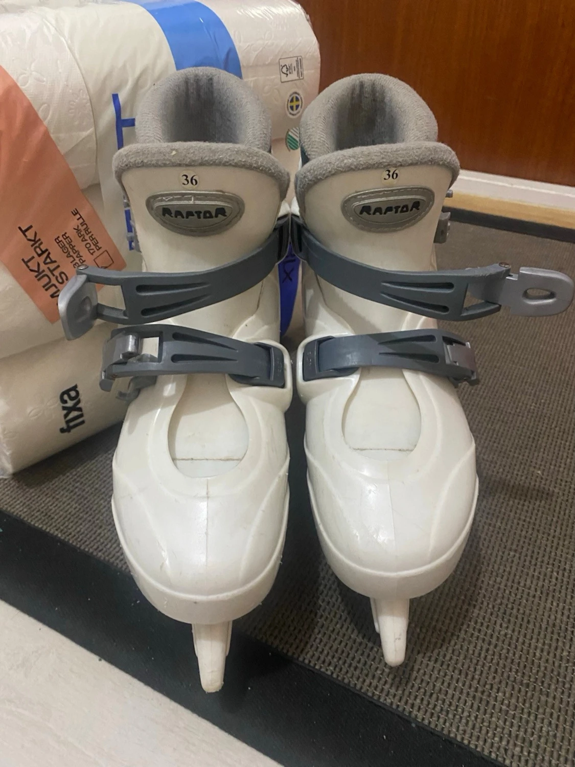 Vita skridskor från Tecno Pro, strl 36 - 1