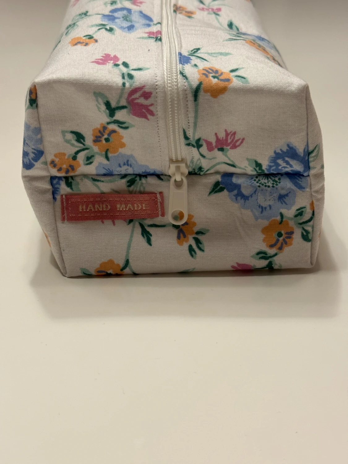 Handgjord necessär av second hand tyger - 1