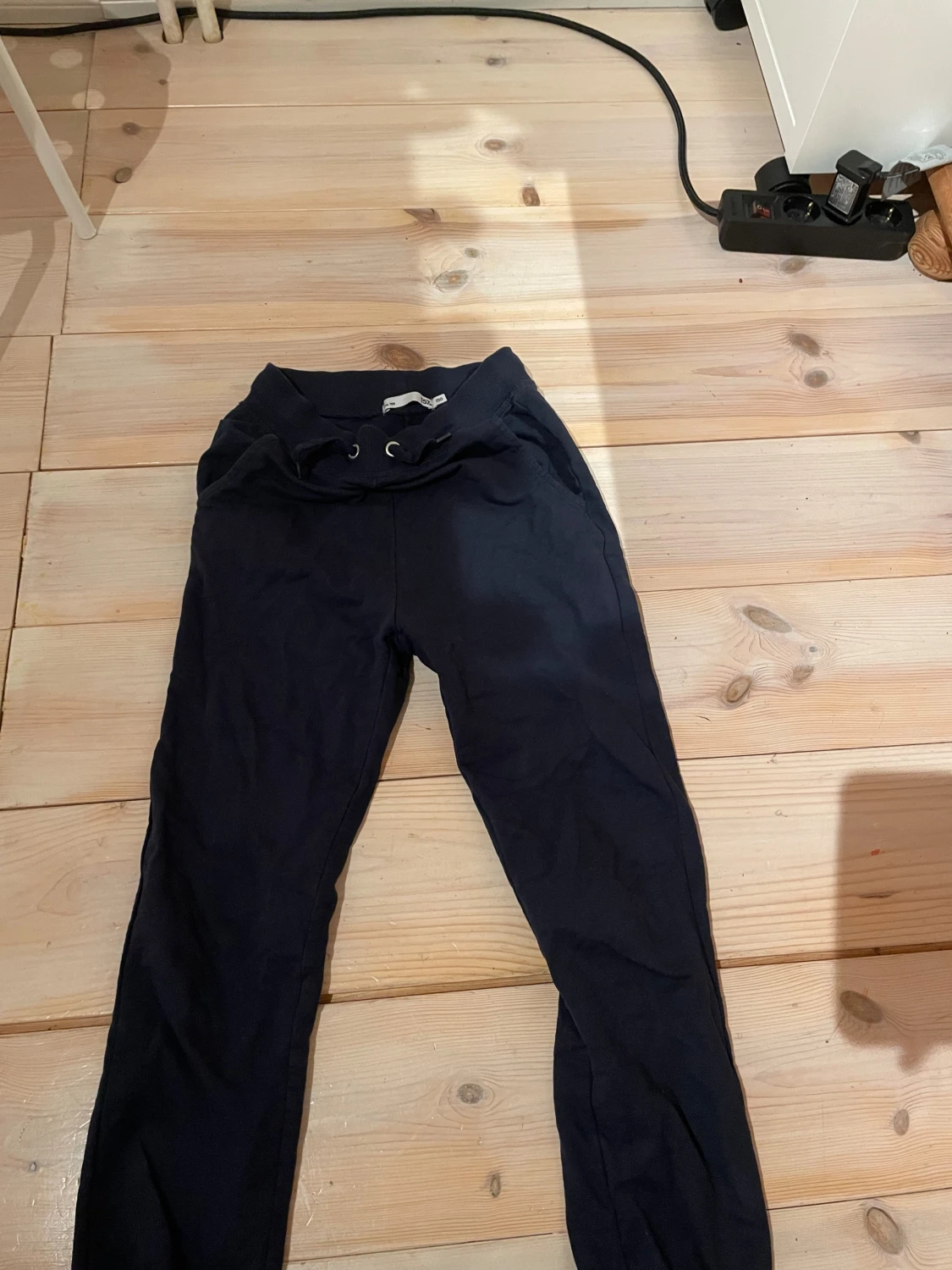 Mörkblå mjukisbyxor från 157 - 2