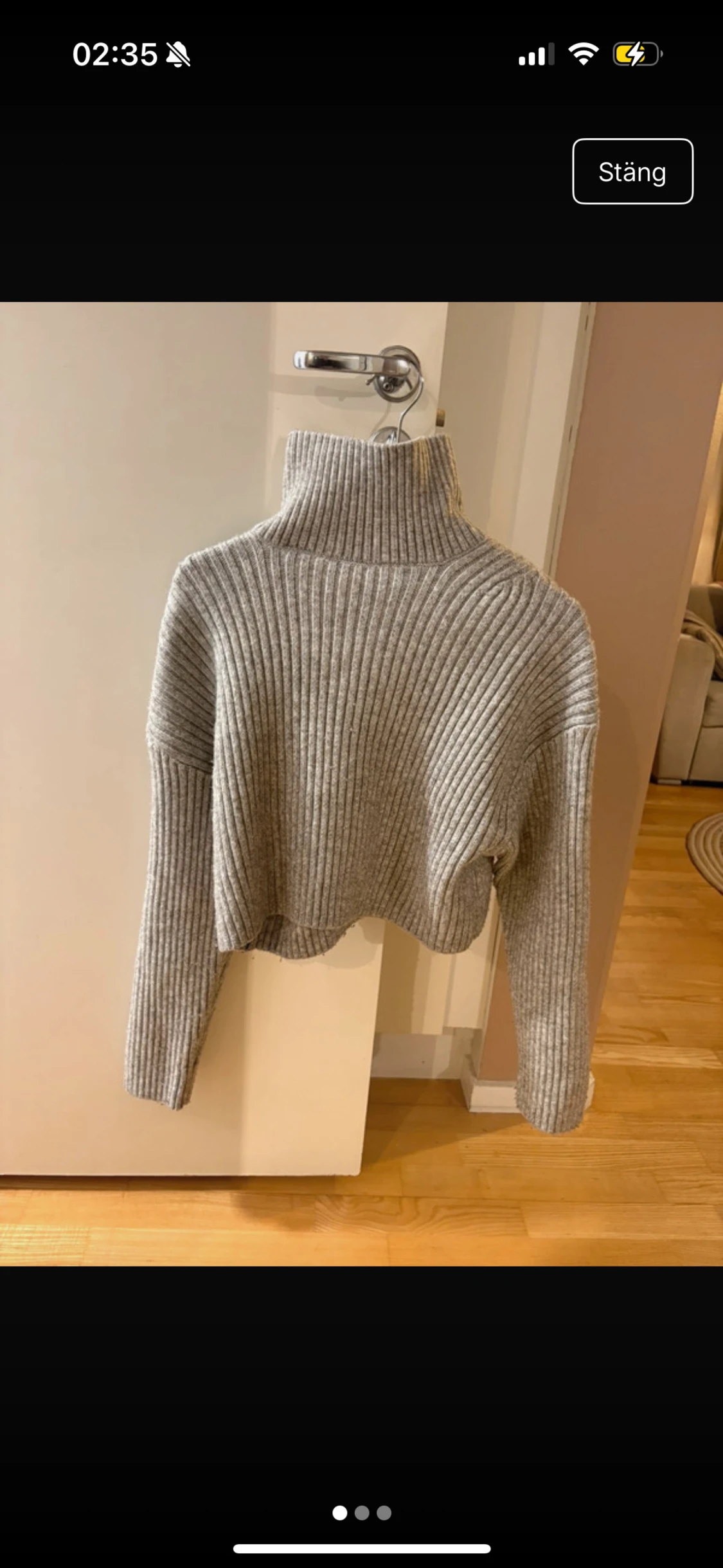 Grå ribbad polotröja från H&M - 1