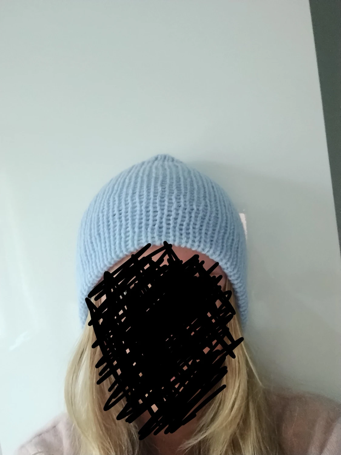 Ljusblå stickad mössa - 1