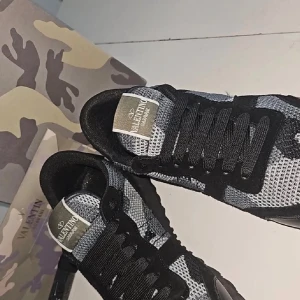 Valetino rockrunner skor - Säljer dessa feta Rockrunner🪨🗿 Storlek 43 kan passa 44| Pris 2399