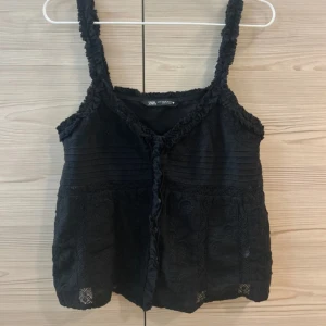 Zara topp - Svart linne från Zara, aldrig använd! 
