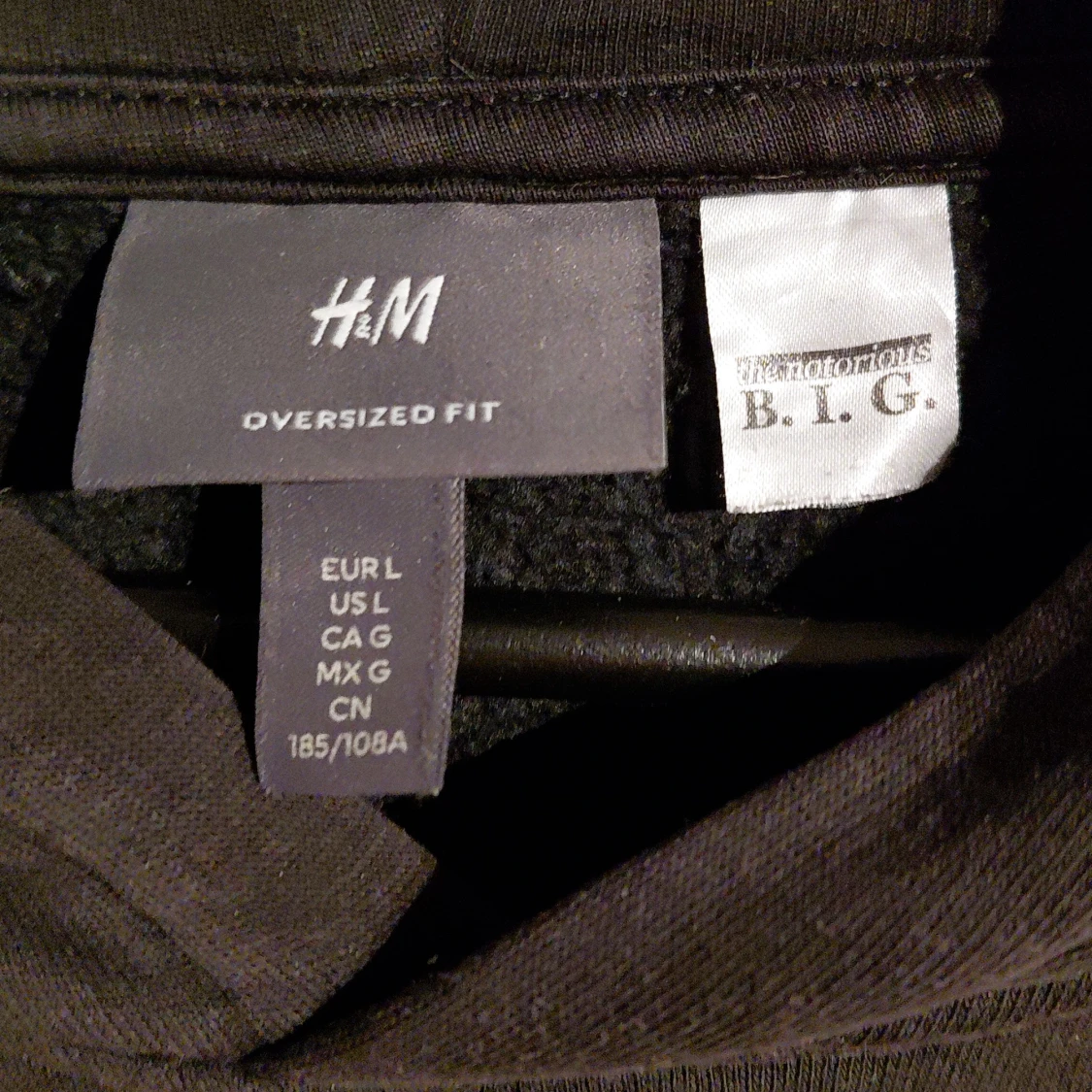 Svart Biggie Smalls hoodie från H&M - 2