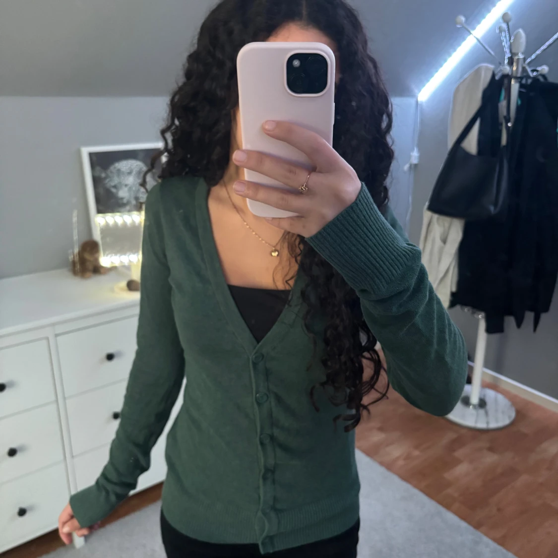 Grön kofta med v-ringning - 1