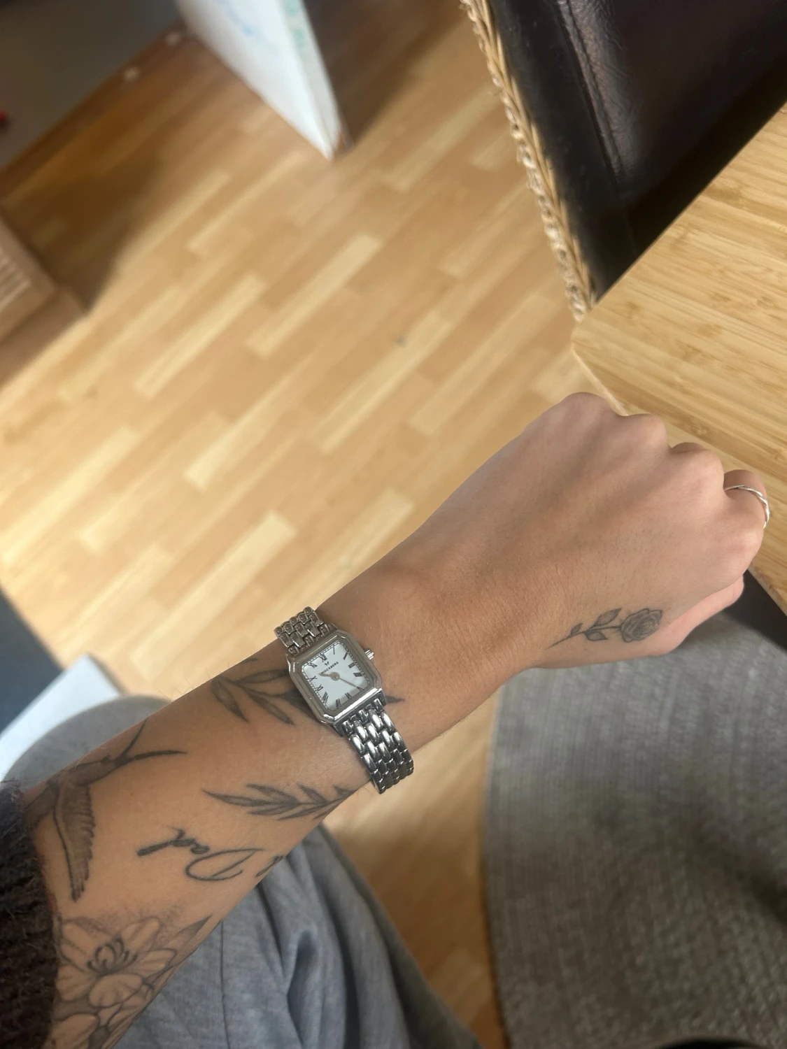 Silverfärgad klocka från Mockberg - 2