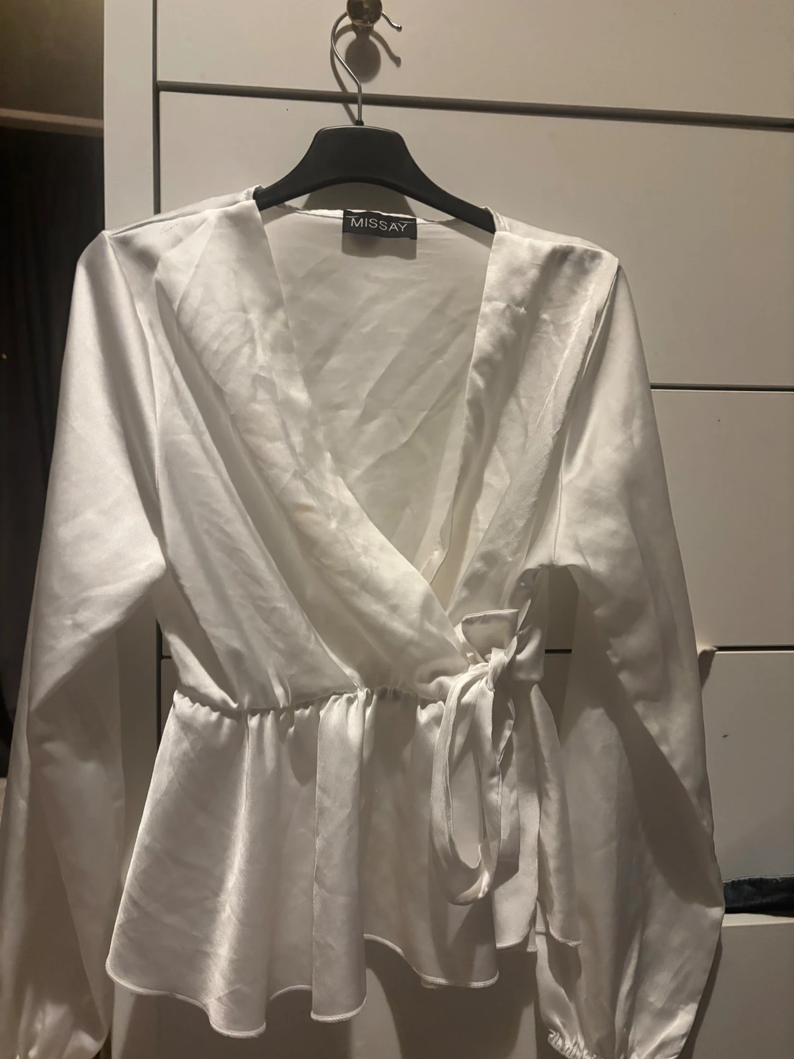 Vit omlottblus från Missay