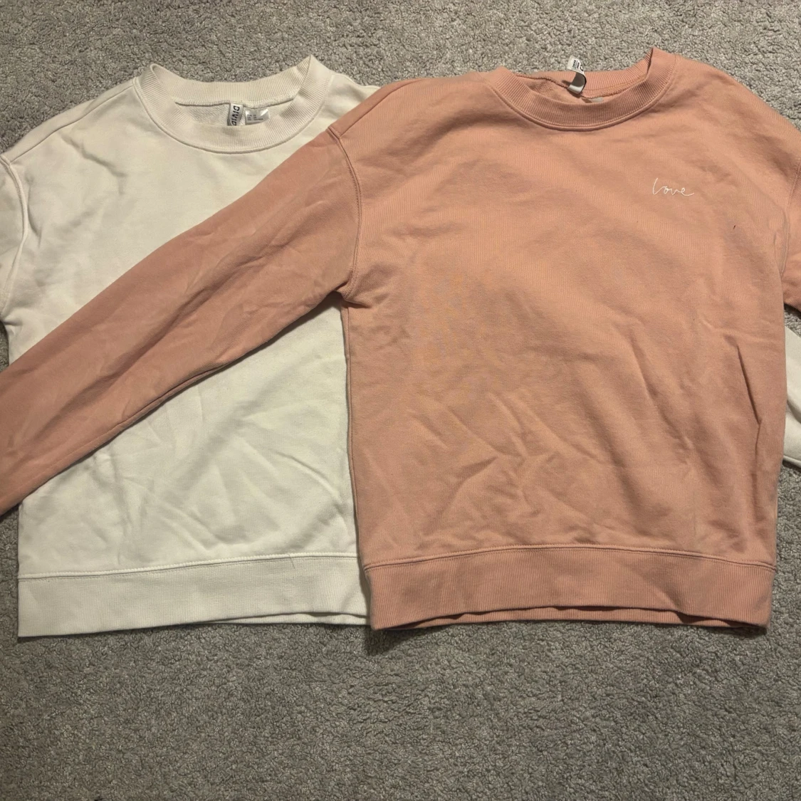 2 crewneck-tröjor från H&M