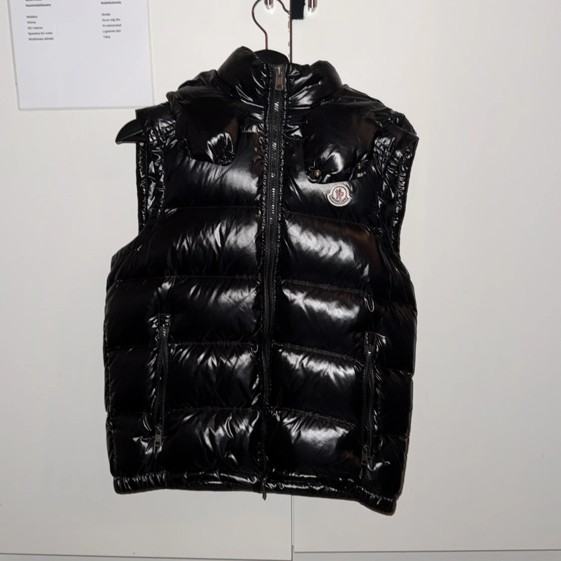 Svart dunväst från Moncler