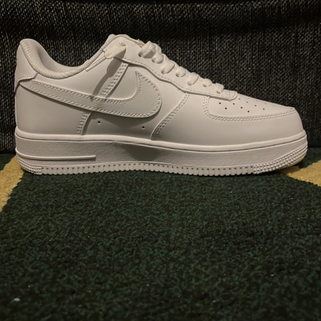 Nike Air Force 1 helvita sneakers - 1