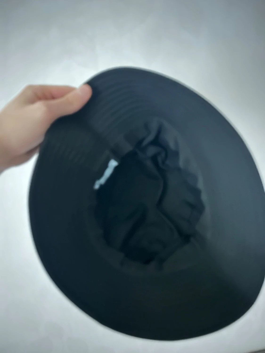 Svart bucket hat från Prada - 2