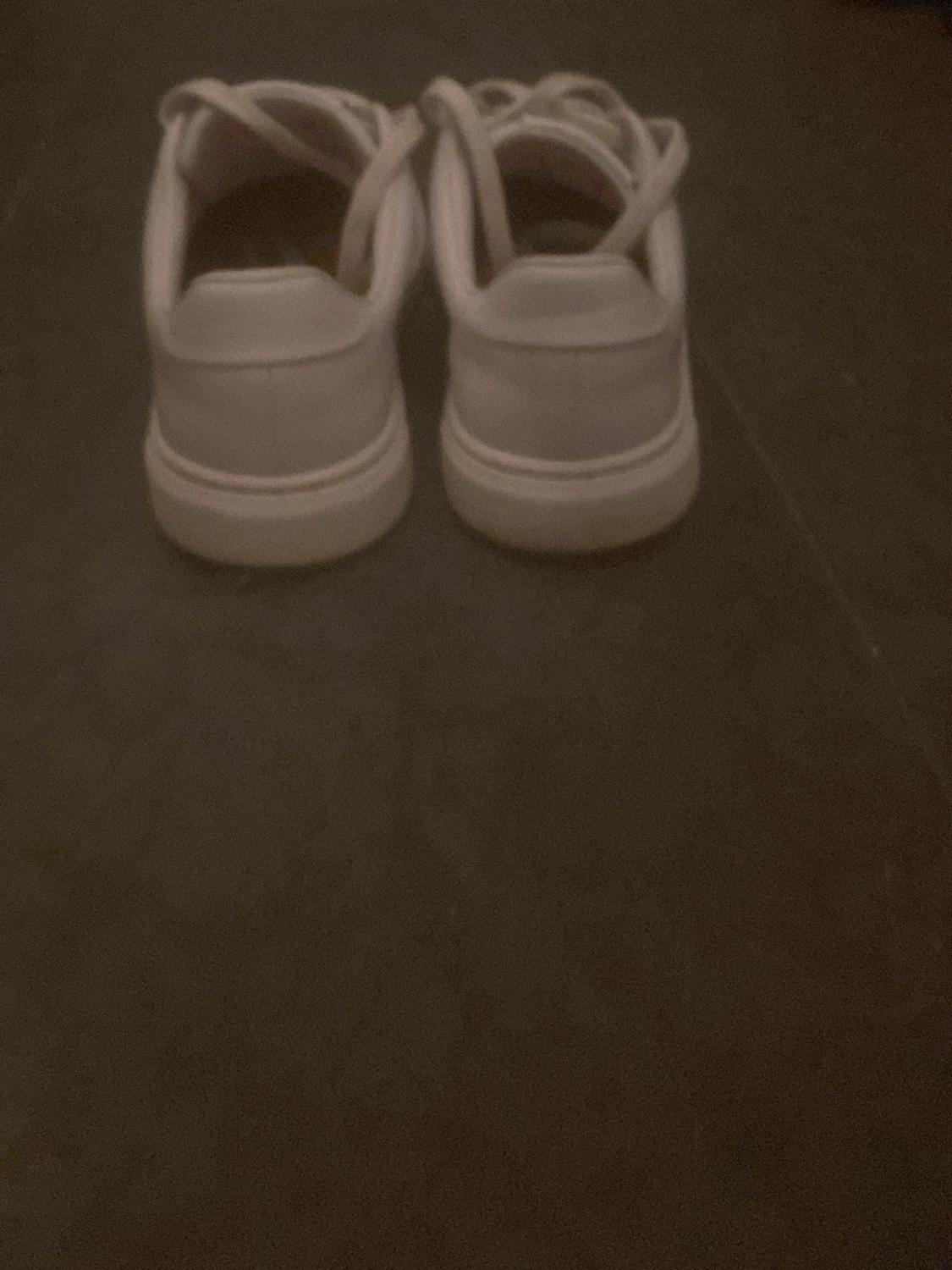 Vita sneakers från Fred Perry - 1