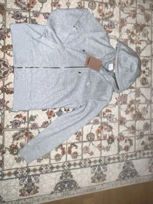 Grå bb kofta - Helt ny grå bb kofta helt oanvänd utan tagg