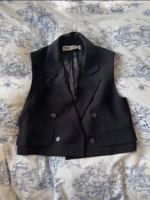 zara croppad väst - använd en gång 