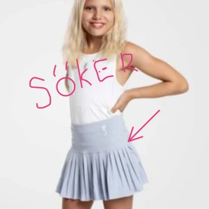 Sky blue/ljus blå RS kjol, SÖKER⚠️ - Hej försöker hitta en sky blue RS kjol, i ljusblå, (match skirt girl) skriv gärna om ni vet någon som säljer eller om ni har en som gått ut.     Söker eftersom att jag spelar tennis och denna färgen säljs ej längre! Skulle gärna vilja köpa om ni vet någon som säljer eller om ni har en själv. | skulle ta ca 300-450kr eller mer. I stl 10-12 år eller 12-14 år | hör av er jättegärna kan vara i jättebra skick till helt okej skick 