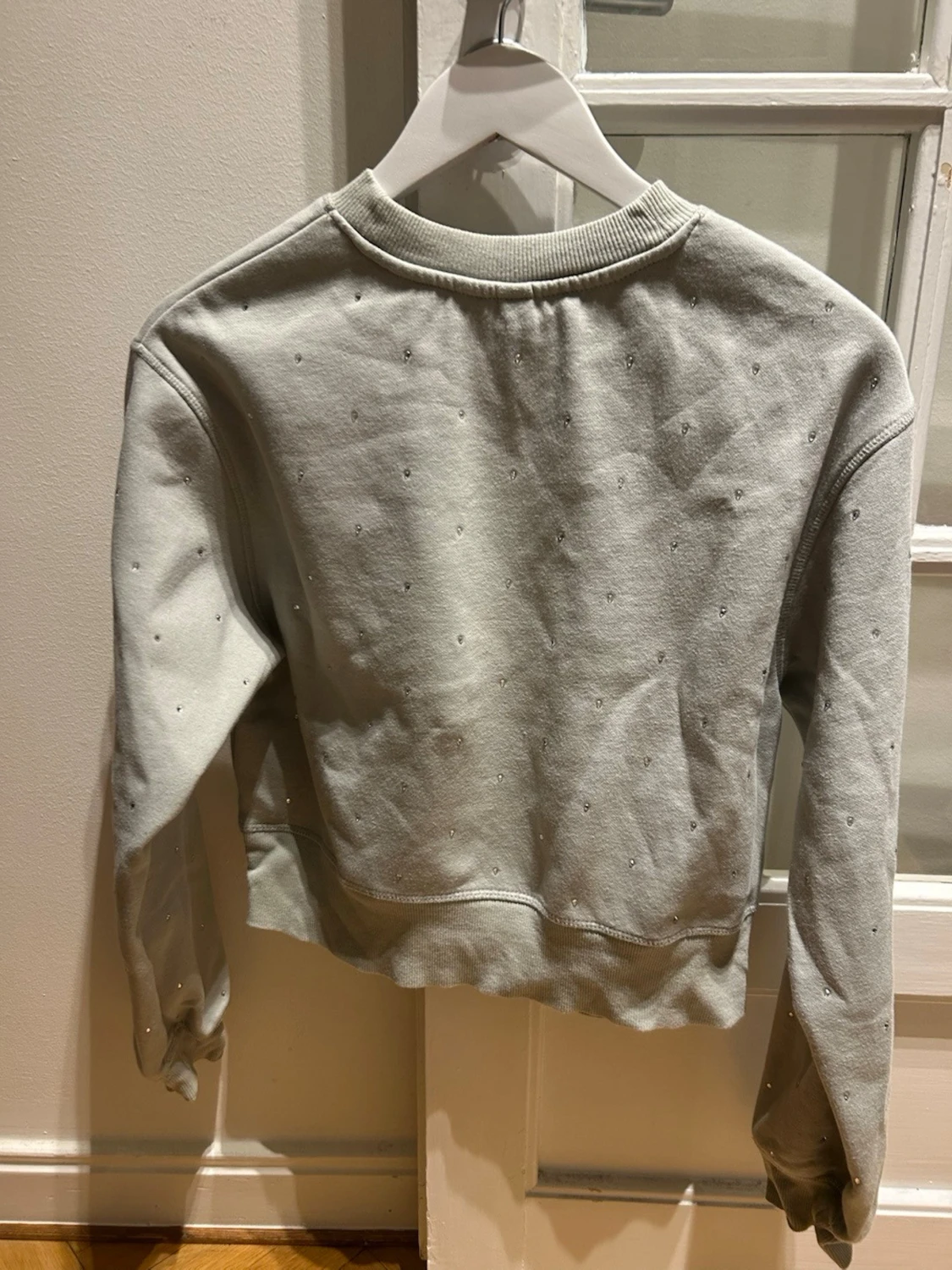 Grå/grön  croppad sweatshirt Paris Amour - 1