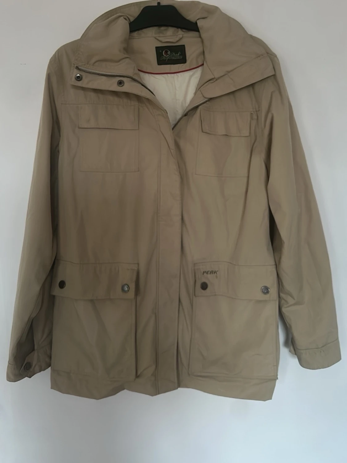 Beige vindjacka från Peak Performance - 1