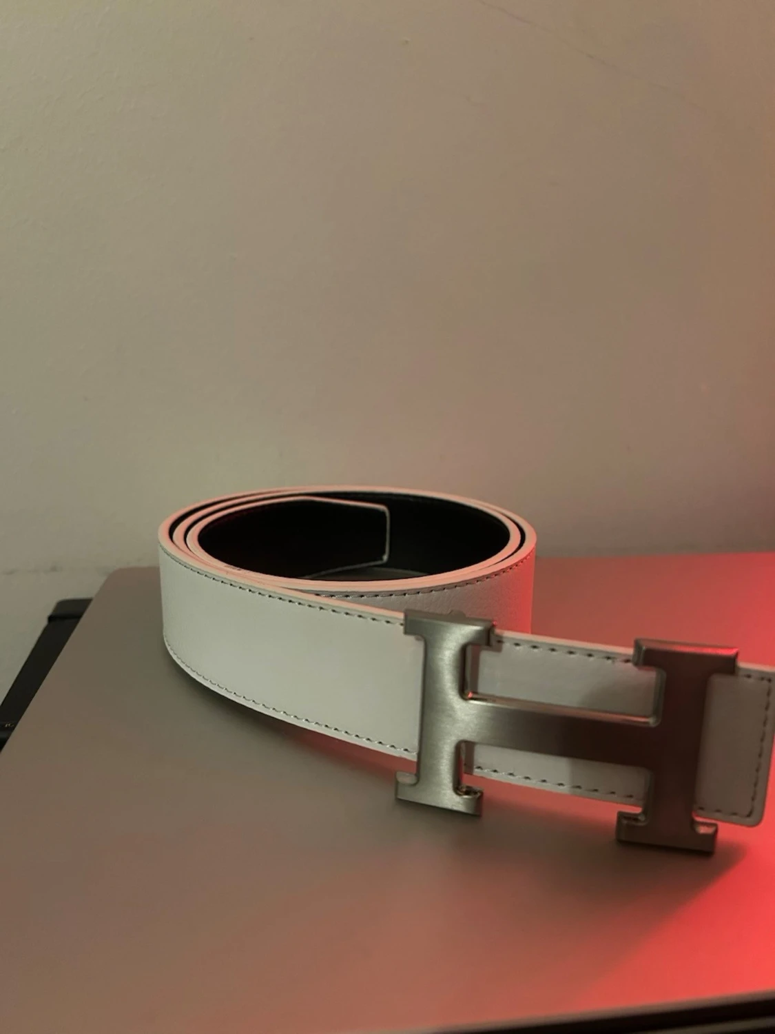 Bälte med H-spänne