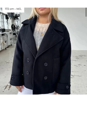 Designbysi kappa - Jätte fin kappa i fint skick