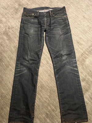 Levis jeans  - Säljer dessa Levis 511 jeans! storlek 32/32! Hör av er vid eventuella frågor!