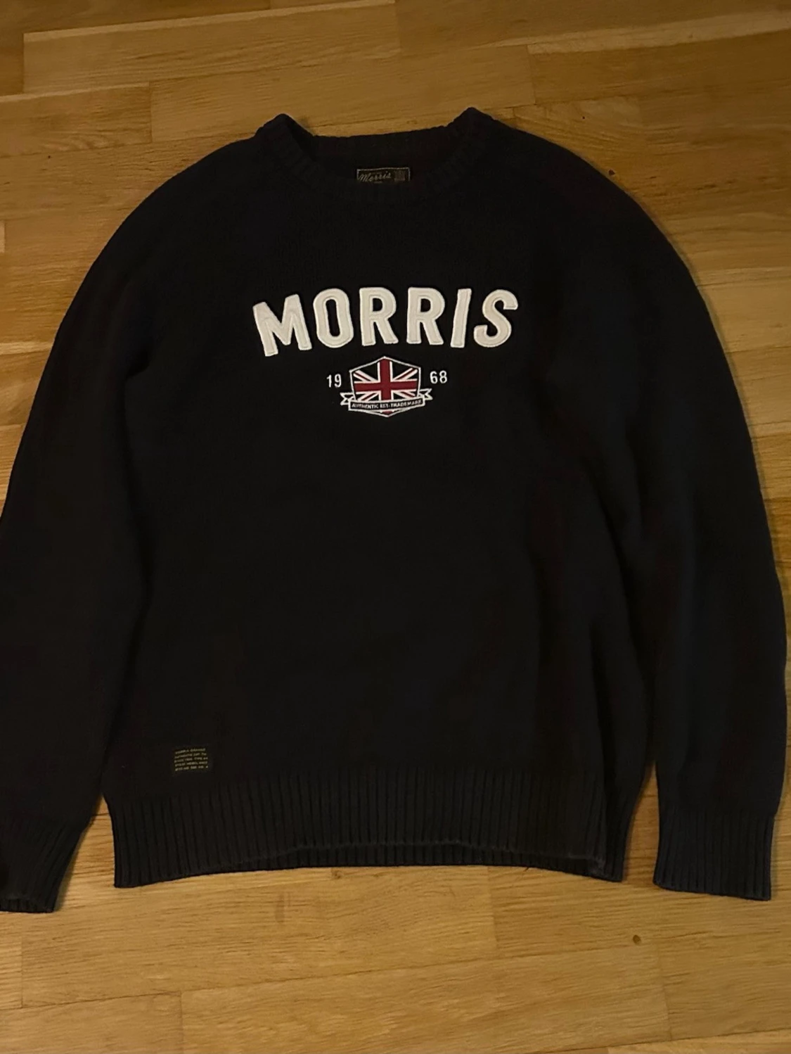 Svart stickad tröja från Morris