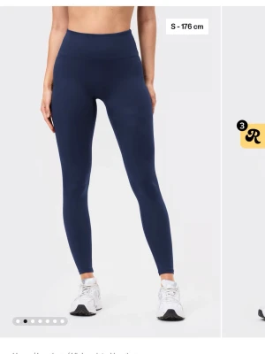 Stronger träningsbyxa - Blåa träningsbyxor från stronger, använt typ 5 gånger för några år sedan. Stronger strecken är vita och inte mörka som på bilden!! Storlek. Xxs eller xs.