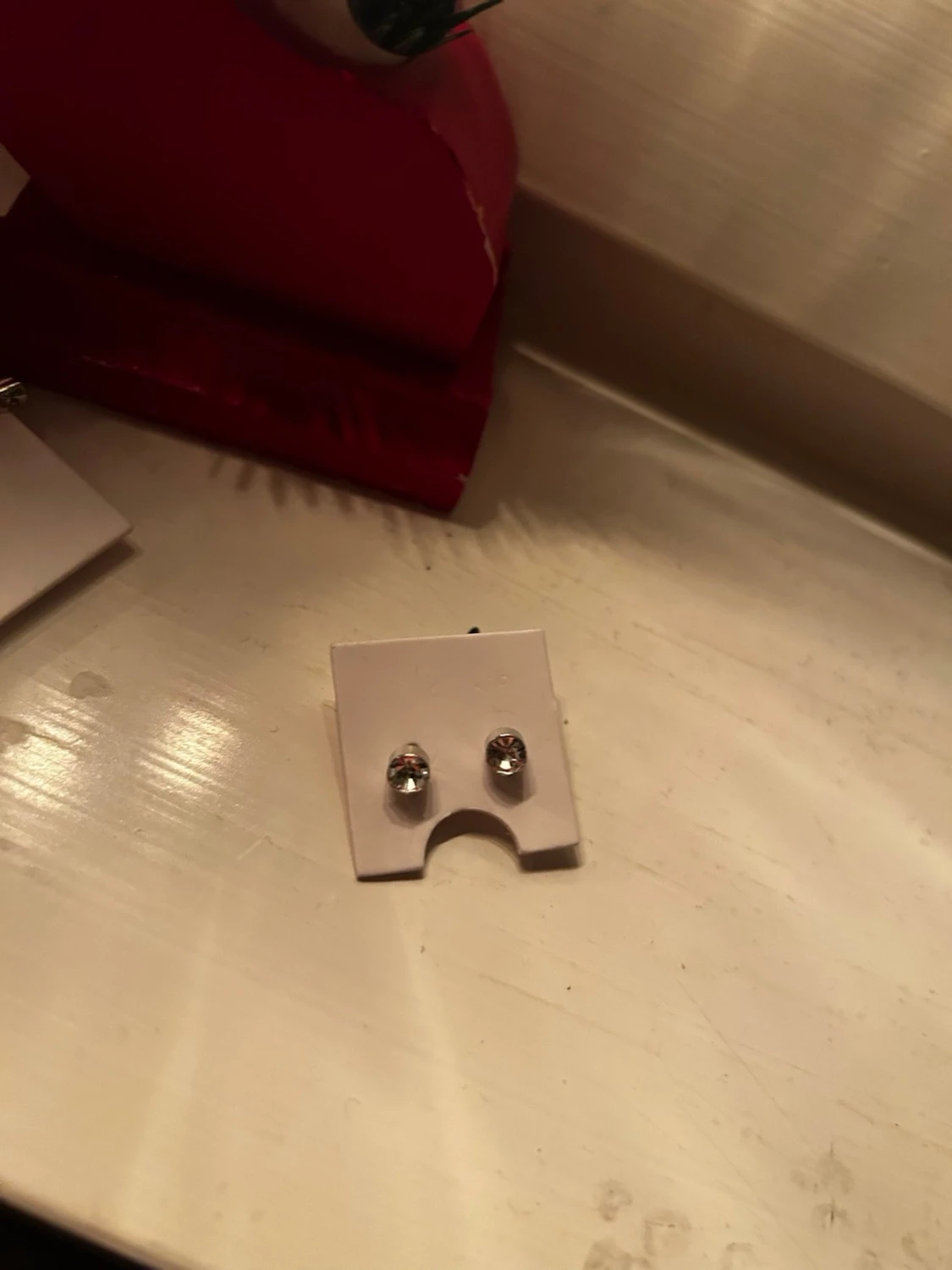 silvriga diamant örhängen 