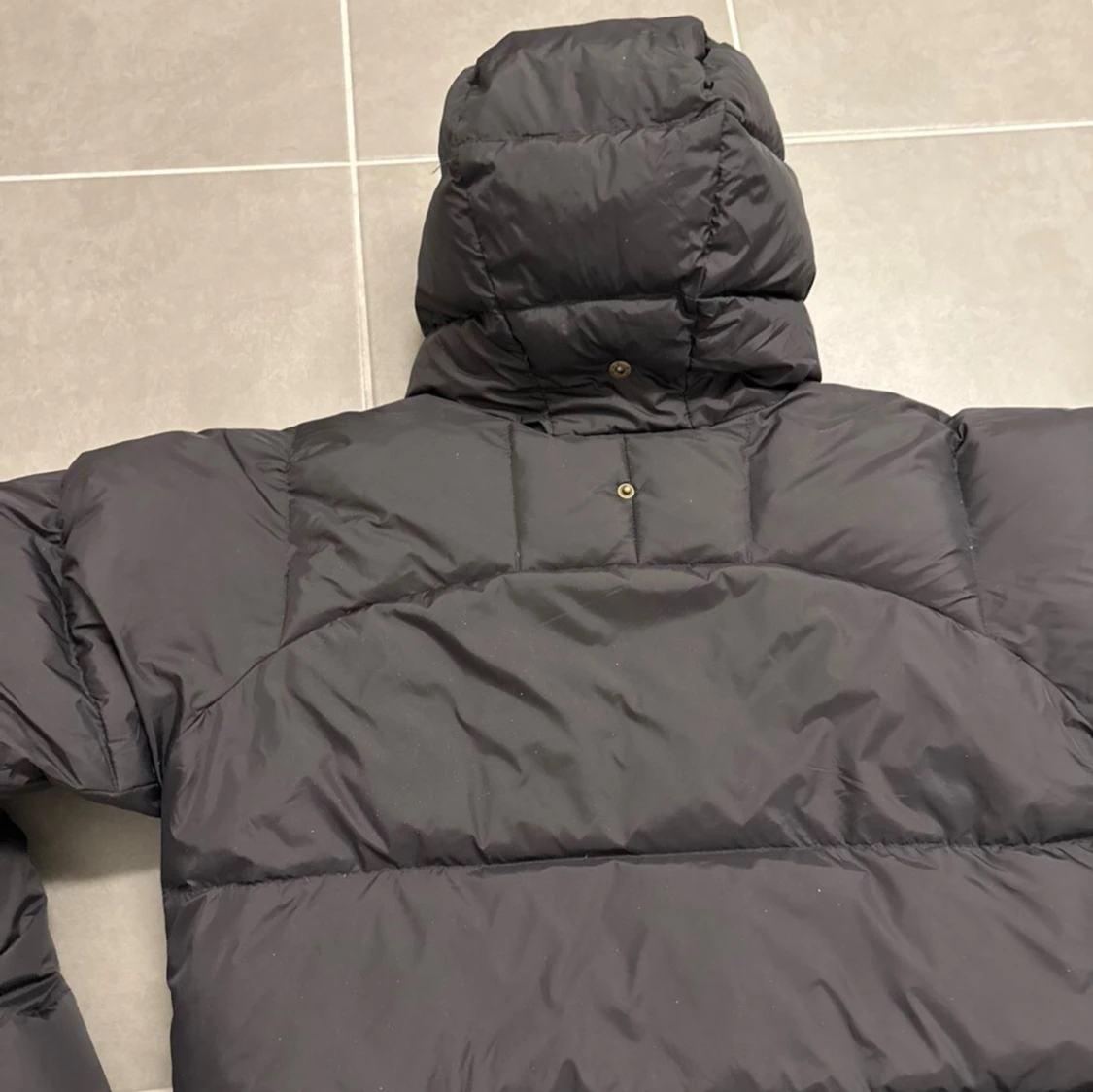 Svart pufferjacka från Fjällräven XS - 4