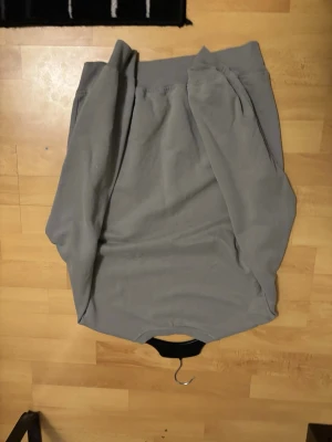 Grå tröja - Riktigt skön matirial knappt använt 