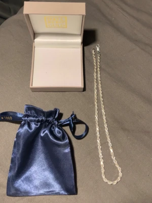 Silver halsband  - Silver halsband cordell.   Äkta silver 925 aldrig använd!