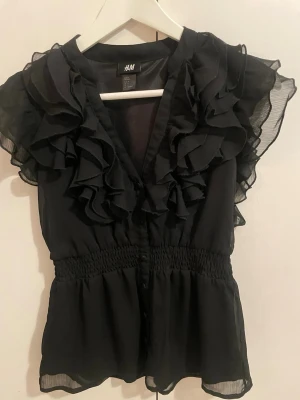 Volang topp - Volang topp från hm i storlek 34 💕💕