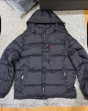  Polo Ralph Lauren jacka  - Helt ny i storlek M aldrig använd kan gå ner vid snabb affär 