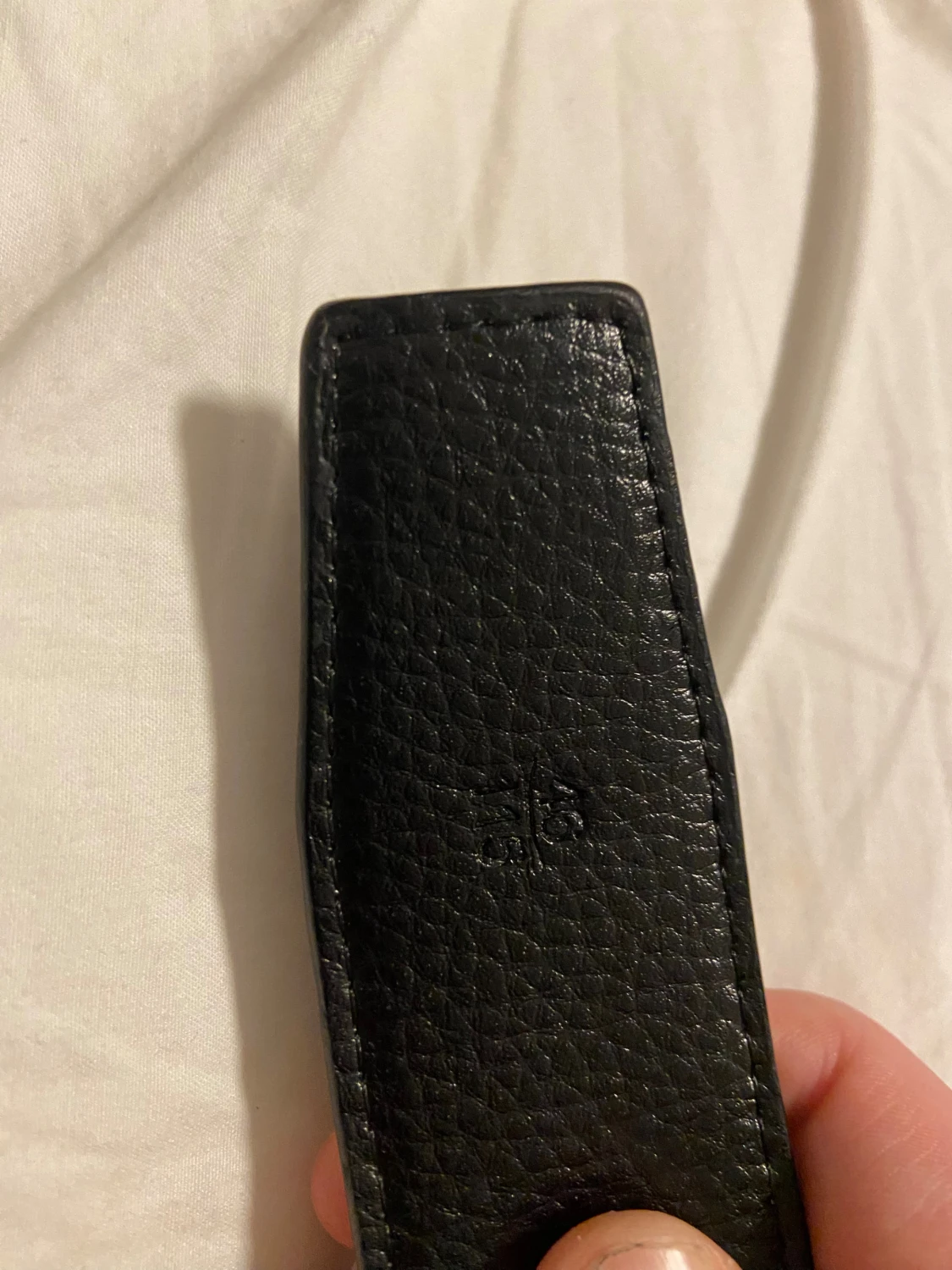 Svart skärp med H-spänne i skinn - 4