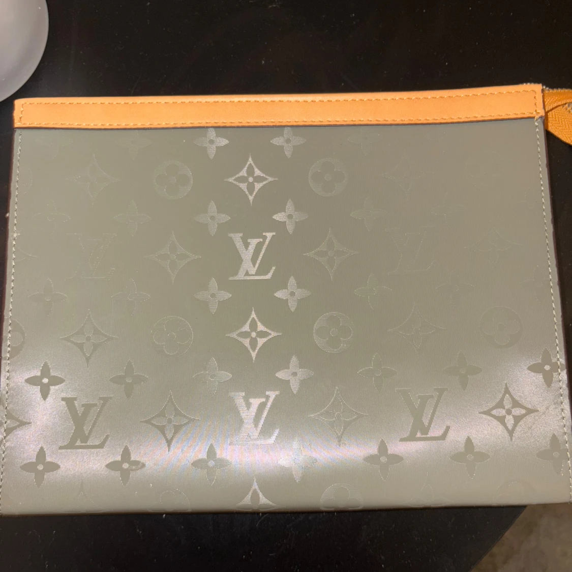 L*V** pouchette väska - 3