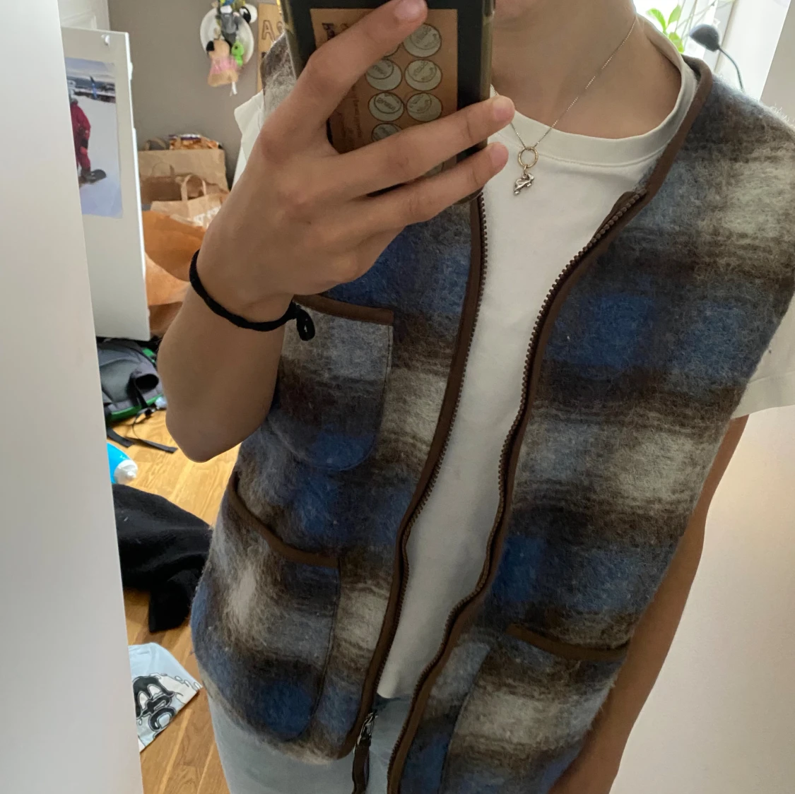 Rutig ullväst från Universal Works - 2