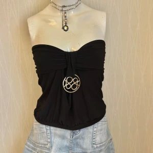 Svart bandeau tubtopp  - Rekommenderar för store bröst 