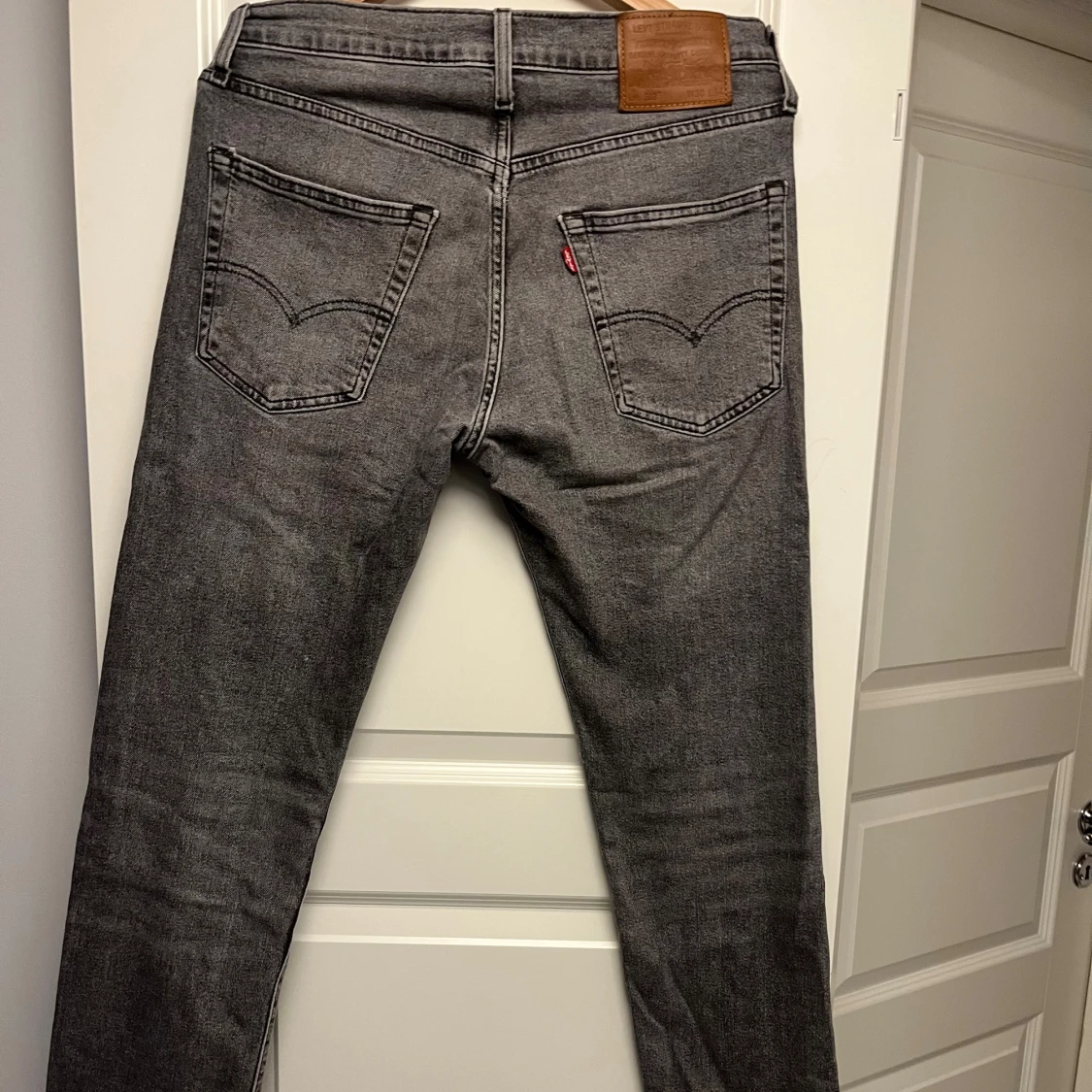 Grå Levi's 502 straight fit - 1