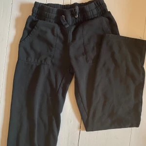 Svarta mjukisbyxor  - Basic svarta mjukisar🖤pris kan diskuteras!