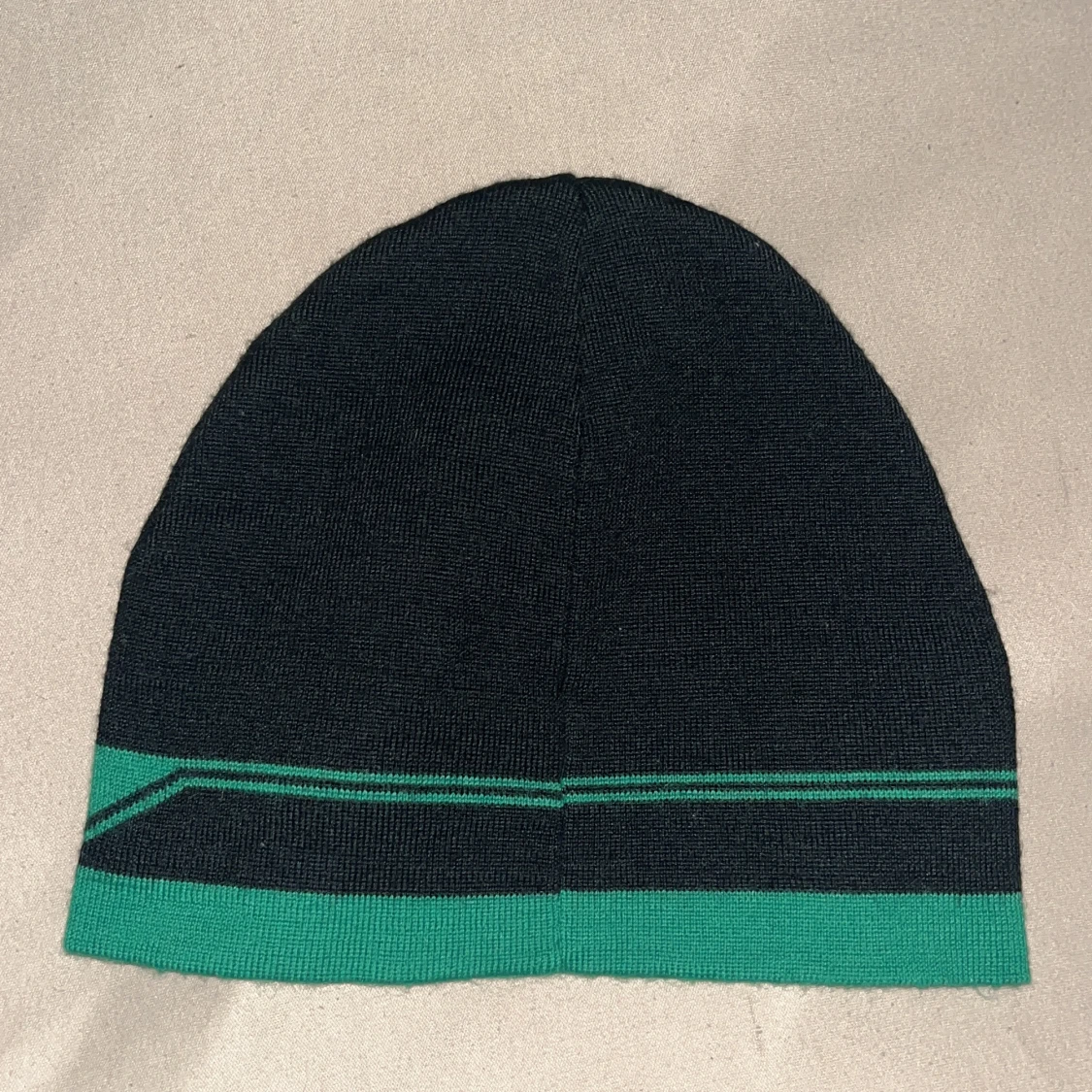 Svart och grön mössa från BOSS - 3