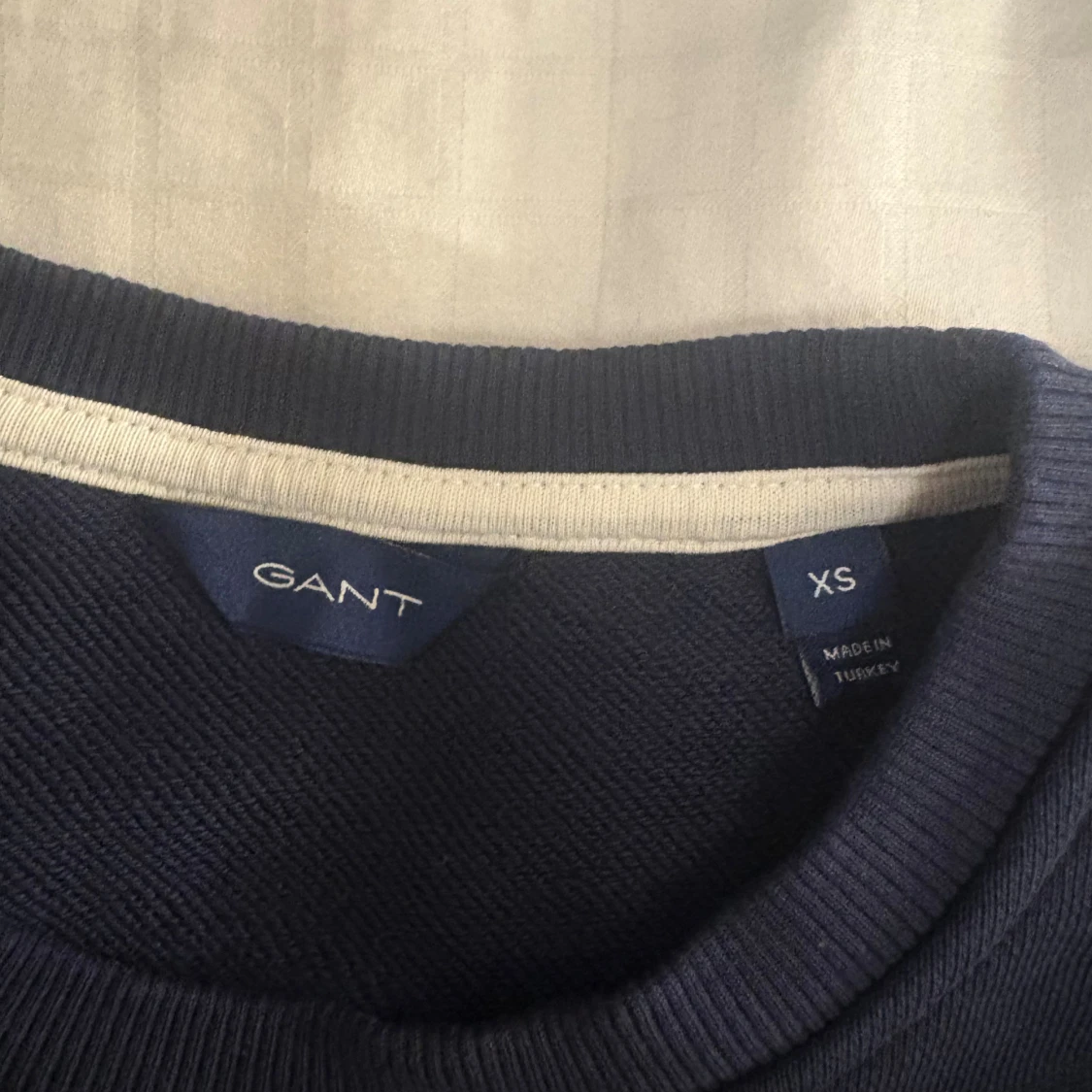 Mörkblå sweatshirt från GANT XS - 1