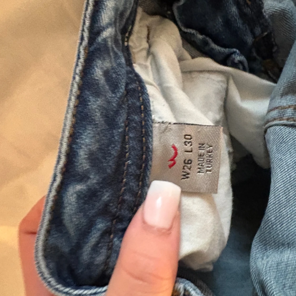 Blå slitna jeans från LTB W26 L30 - 2