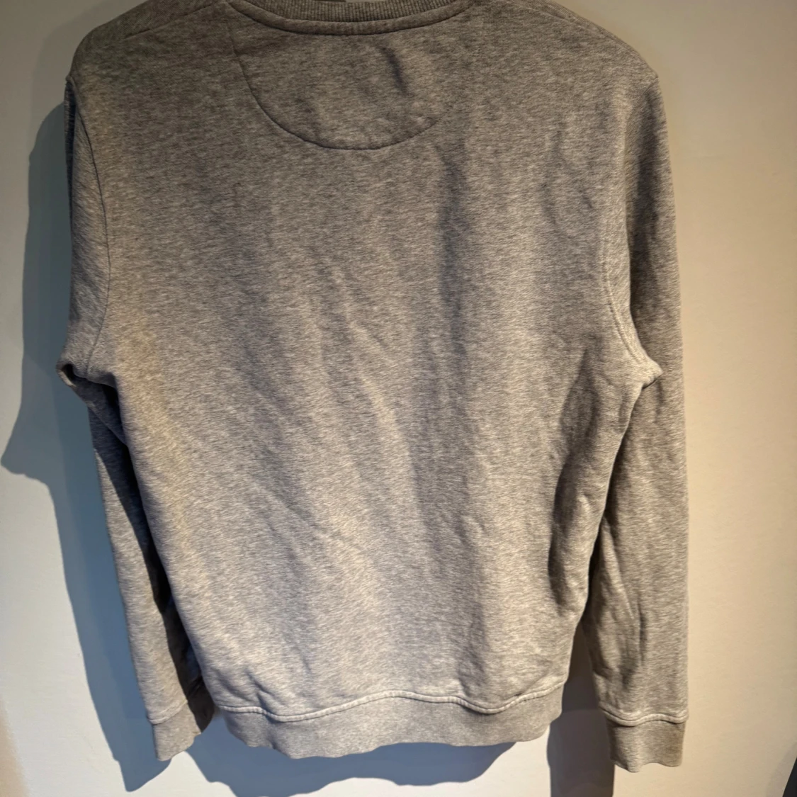 Grå sweatshirt från Lyle & Scott - 3