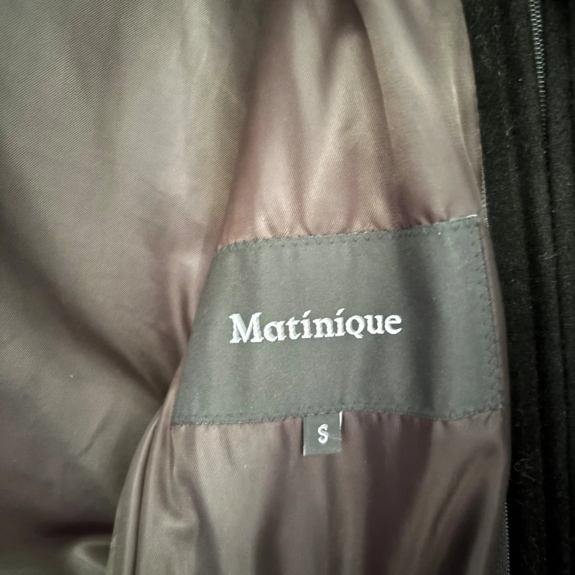 Svart rock från Matinique, stl S - 1