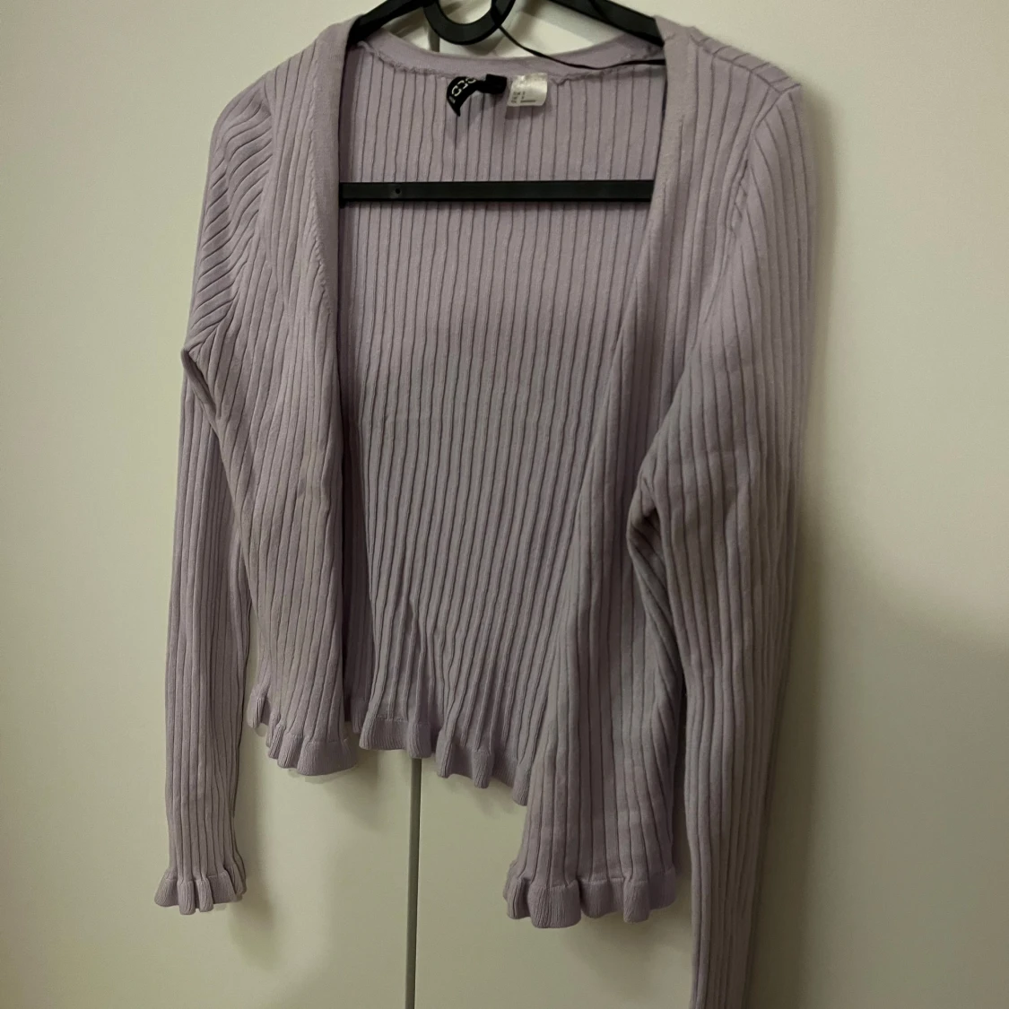 Ljuslila ribbad kofta från H&M