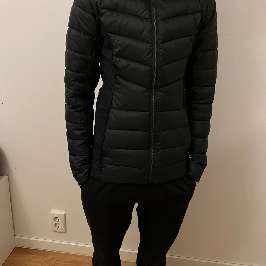 Svart pufferjacka från SOC med huva - 2