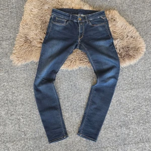 Replay Jeans - Replay Jeans i storlek 30/32. Skriv vid funderingar! 🤩