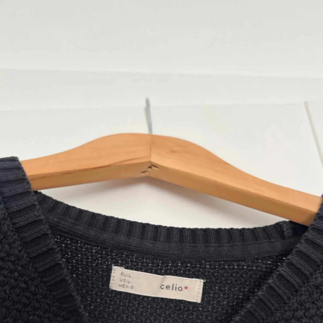 Mörkblå stickad tröja från Celio - 1