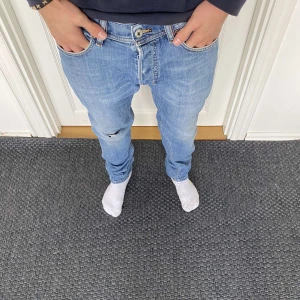 Diesel jeans - Säljer nu dessa riktigt feta Diesel jeans med sjukt snygga fades❗️  Storlek: W31 L32  Skick: Mycket bra skick🙌  Defekter: Inga!  Nypris: 1699kr  Mitt pris 349kr  Hör gärna av er vid funderingar 🙌